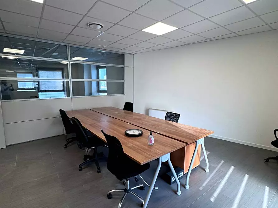 Immagine 19 di Ufficio in affitto  in Via Marco Biagi 95 a Almenno San Bartolomeo