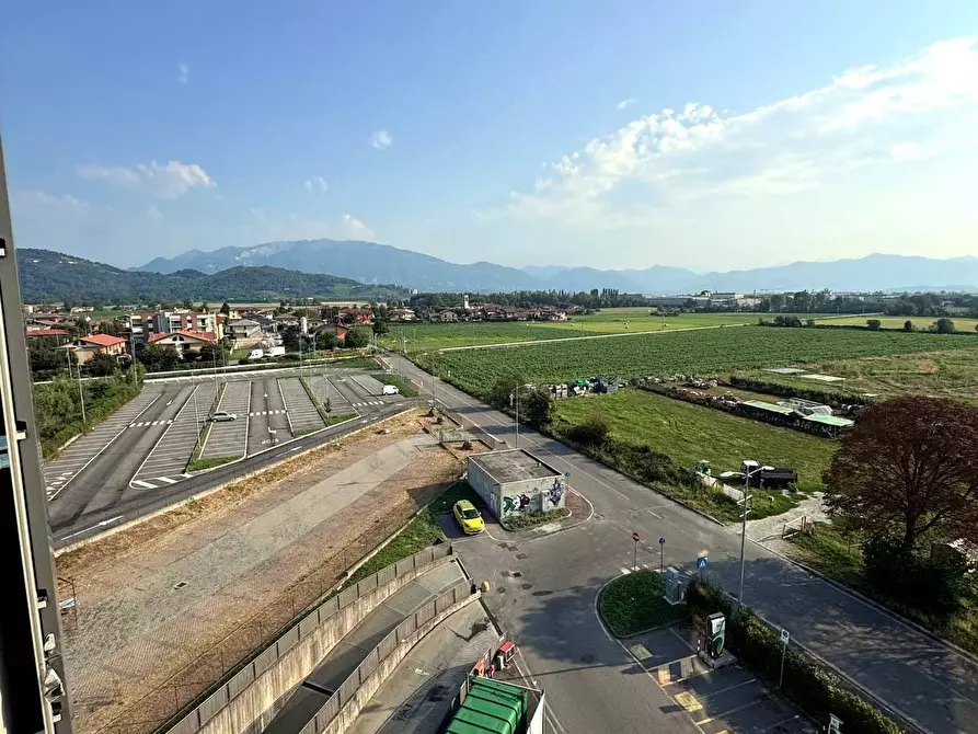 Immagine 33 di Ufficio in affitto  in Via Marco Biagi 95 a Almenno San Bartolomeo