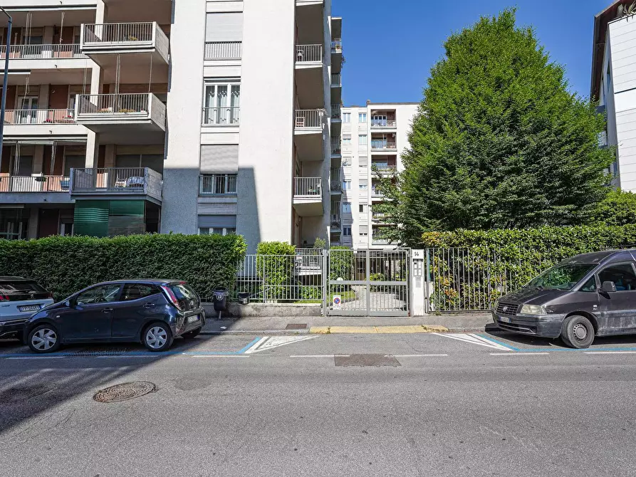 Immagine 42 di Appartamento in vendita  in via IV novembre 14 a Bergamo