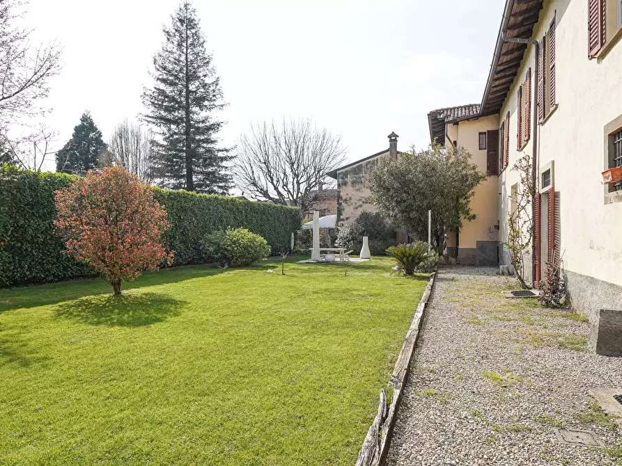 Immagine 9 di Villa in vendita  a Ponte San Pietro