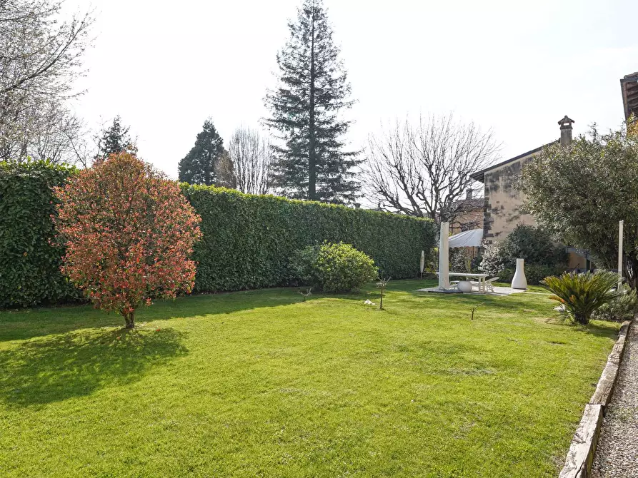 Immagine 18 di Villa in vendita  a Ponte San Pietro