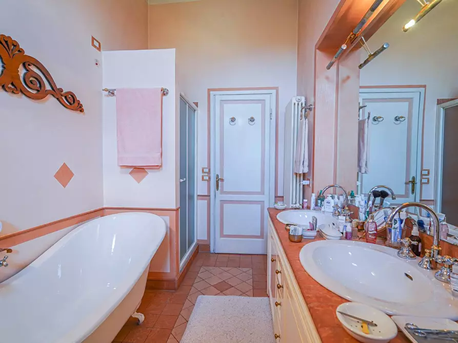 Immagine 51 di Villa in vendita  a Ponte San Pietro