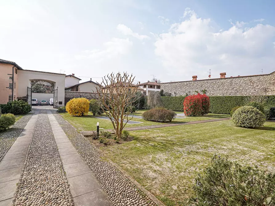 Immagine 7 di Villa in vendita  a Ponte San Pietro
