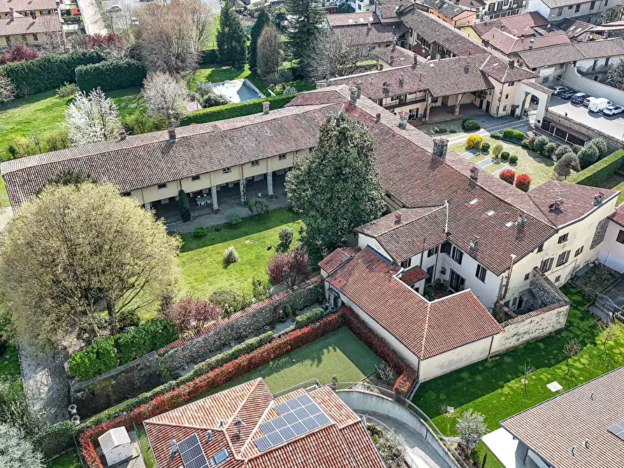 casa indipendente in vendita a Ponte San Pietro in zona Locate