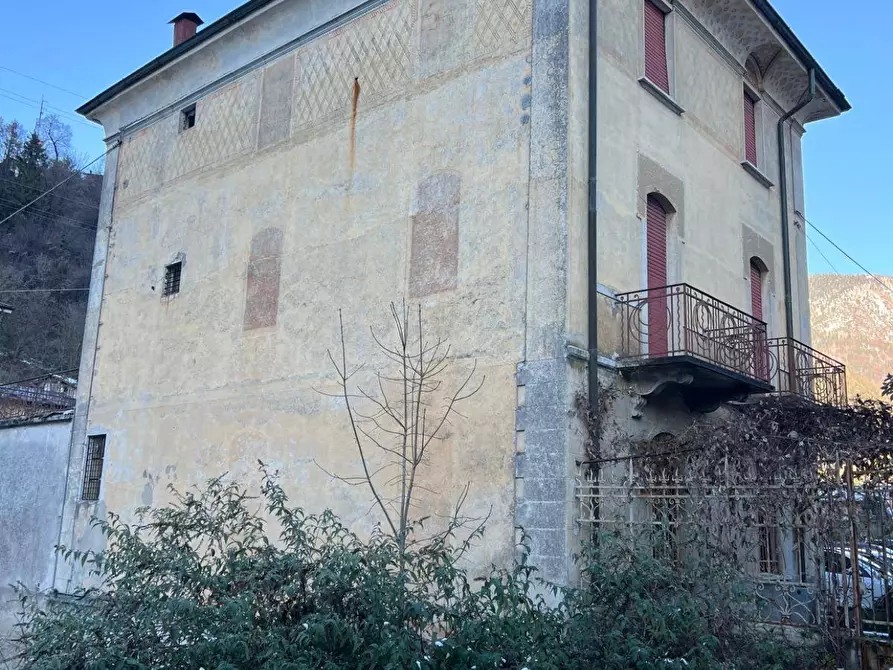 Immagine 14 di Villa in vendita  in piazza IV novembre a Lenna