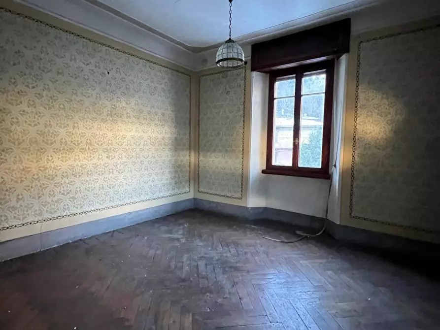 Immagine 9 di Villa in vendita  in piazza IV novembre a Lenna