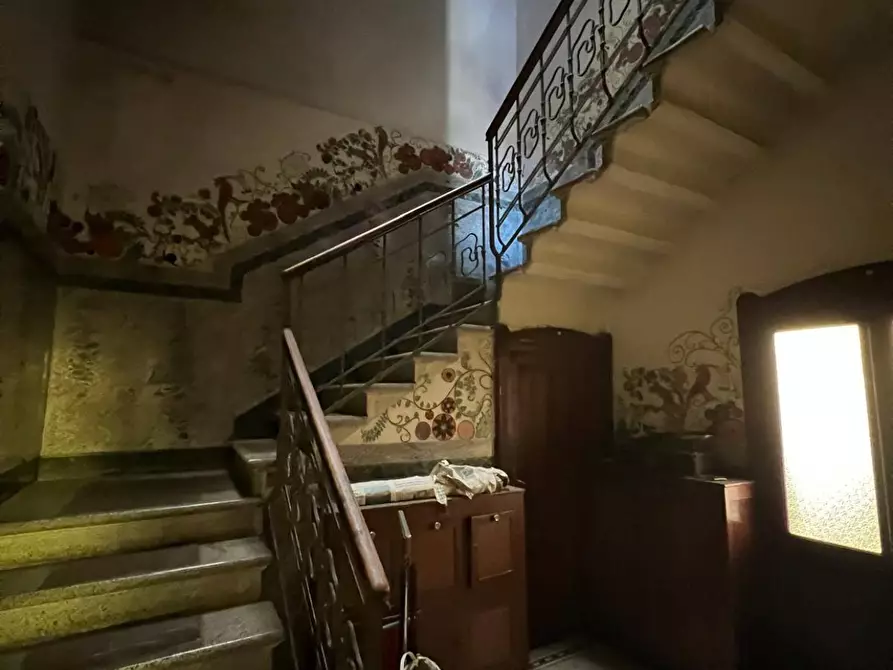 Immagine 10 di Villa in vendita  in piazza IV novembre a Lenna