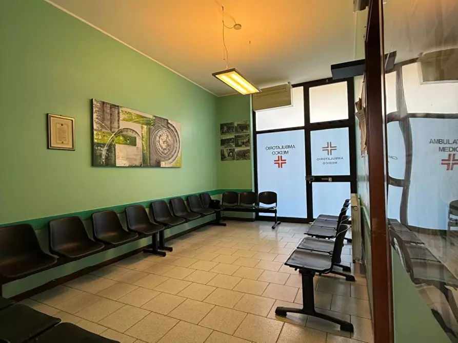 Immagine 4 di Ufficio in vendita  in via turati a Almenno San Bartolomeo