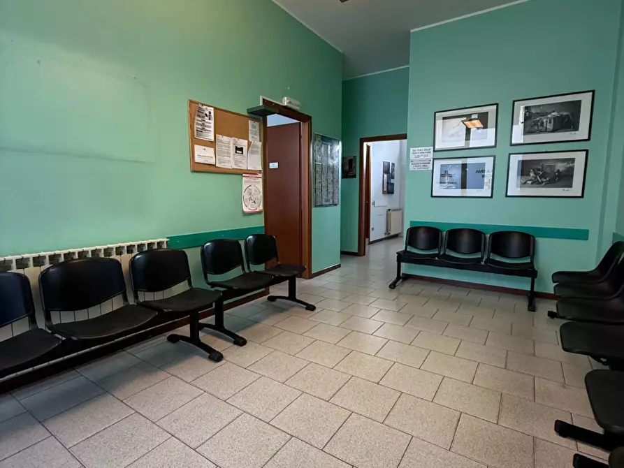 Immagine 6 di Ufficio in vendita  in via turati a Almenno San Bartolomeo