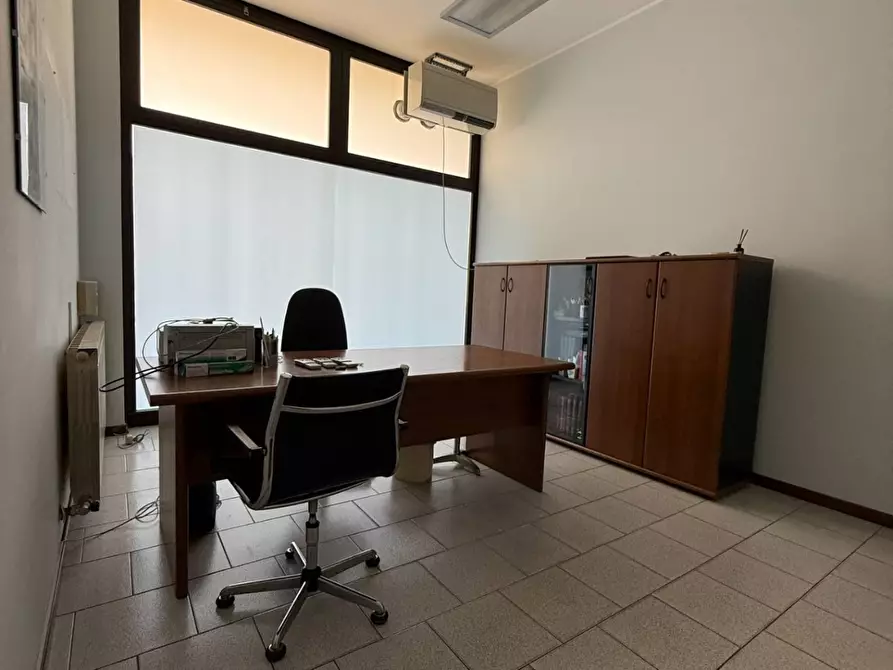Immagine 7 di Ufficio in vendita  in via turati a Almenno San Bartolomeo