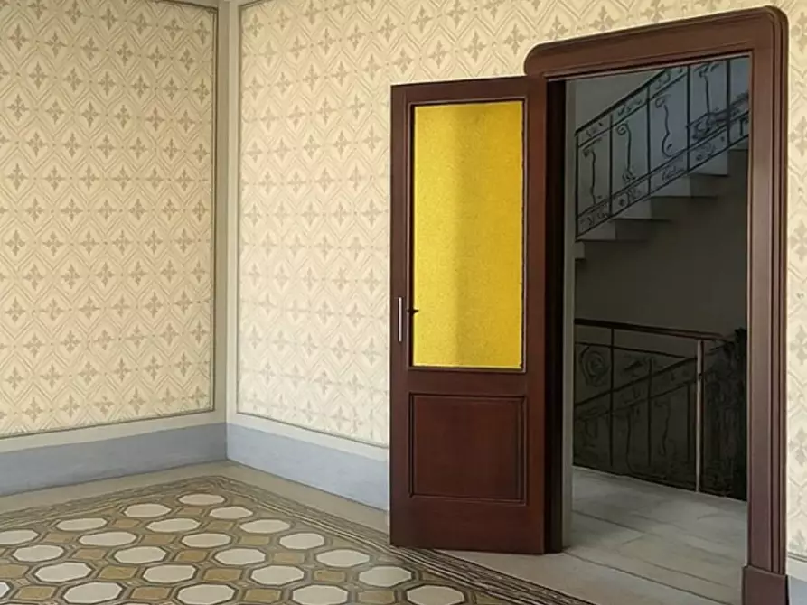 Immagine 4 di Villa in vendita  in piazza IV novembre a Lenna