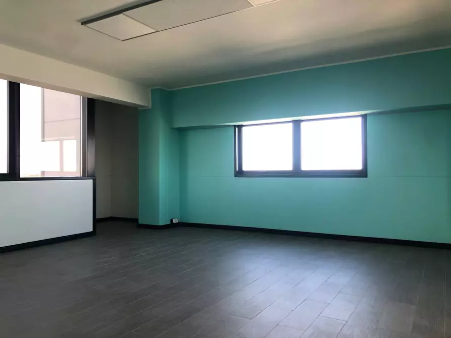 Immagine 3 di Ufficio in affitto  in via campobello 1 a Pomezia