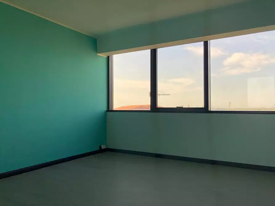 Immagine 4 di Ufficio in affitto  in via campobello 1 a Pomezia