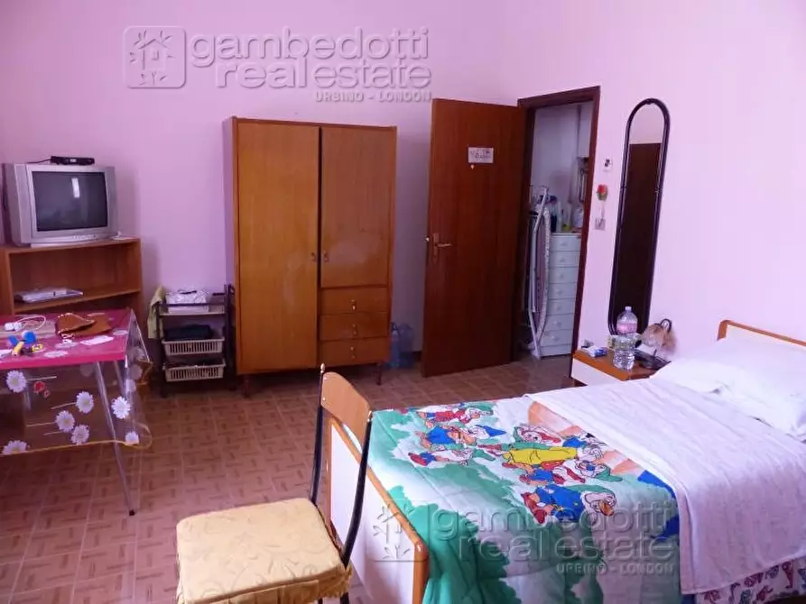 Immagine 6 di Appartamento in vendita  a Urbino