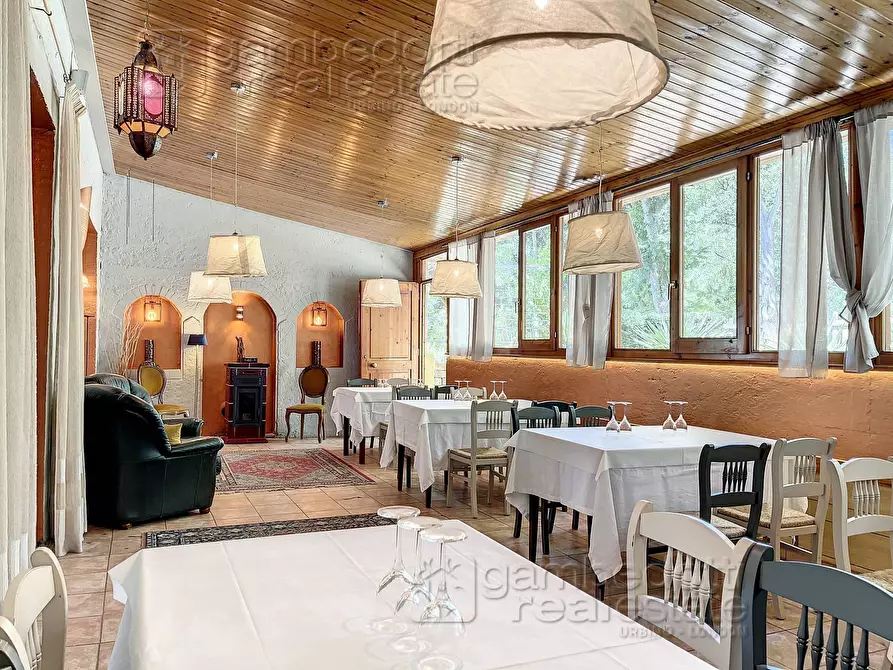 Immagine 23 di Attività commerciale in vendita  a Mondaino