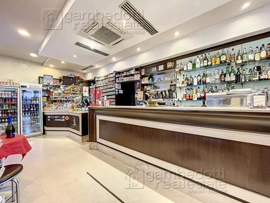 Immagine 7 di Bar / Ristorante in vendita  a Urbino