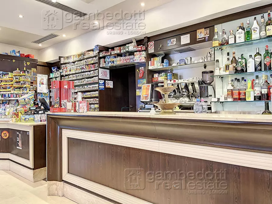 Immagine 8 di Bar / Ristorante in vendita  a Urbino