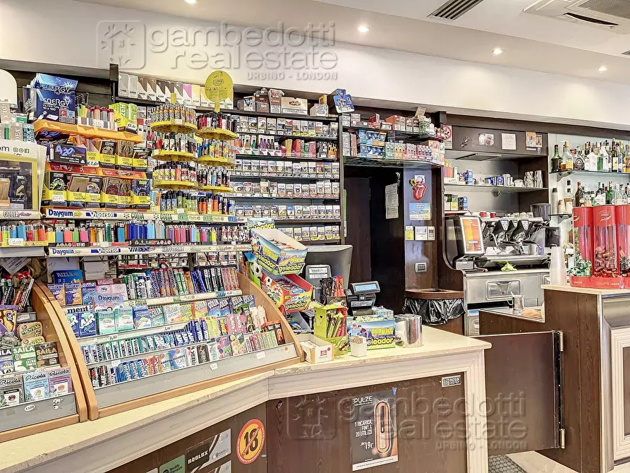 Immagine 12 di Bar / Ristorante in vendita  a Urbino