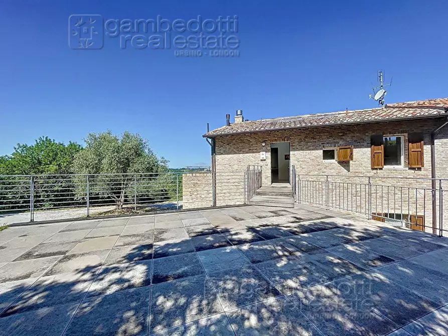 Immagine 34 di Appartamento in affitto  a Urbino