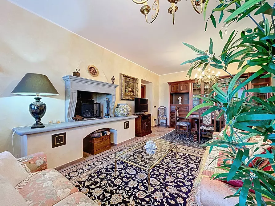 Immagine 19 di Villa in vendita  a Cagli