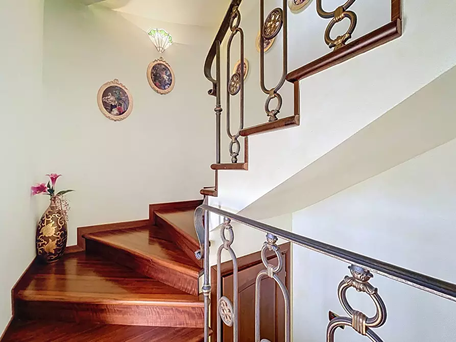 Immagine 38 di Villa in vendita  a Cagli