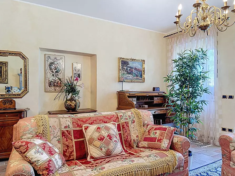 Immagine 17 di Villa in vendita  a Cagli