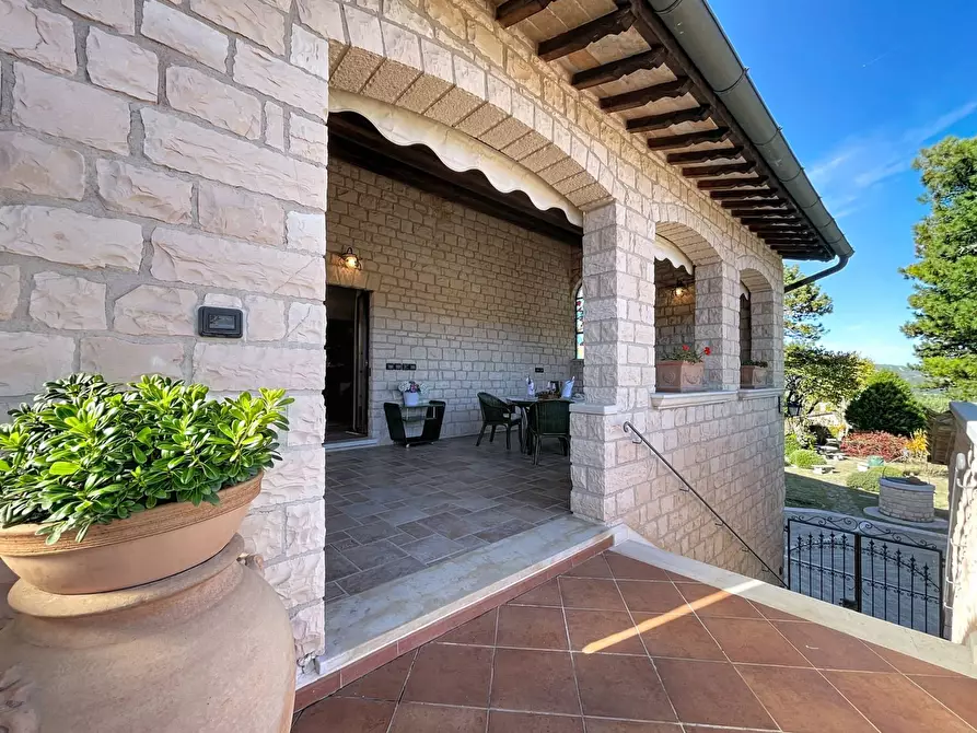 Immagine 100 di Villa in vendita  a Cagli