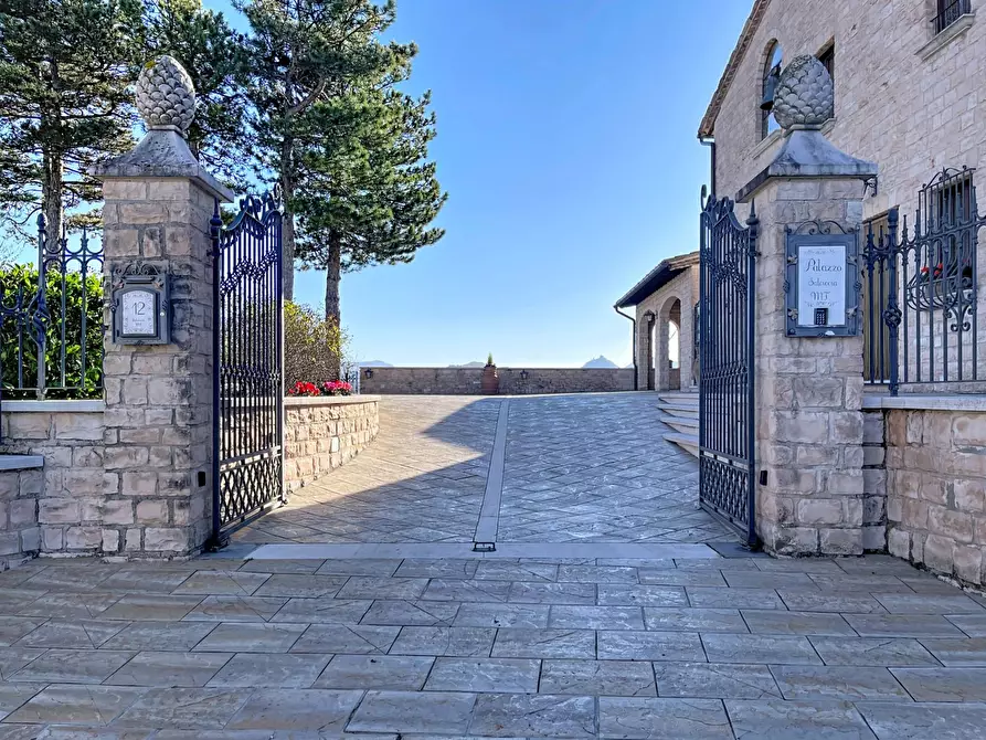 Immagine 6 di Villa in vendita  a Cagli