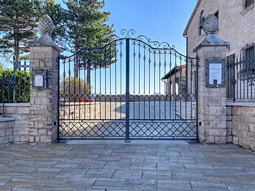 Immagine 3 di Villa in vendita  a Cagli