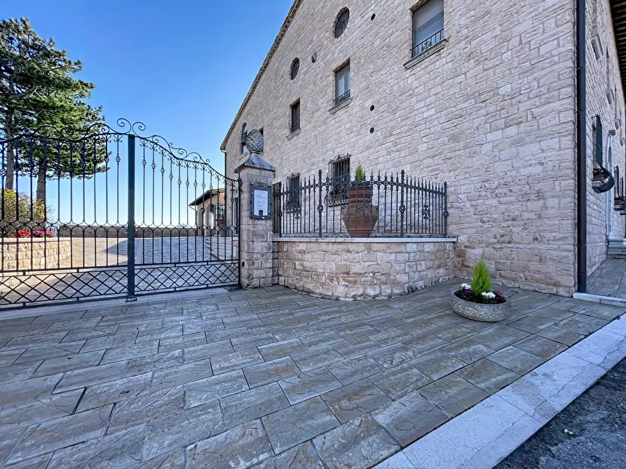 Immagine 4 di Villa in vendita  a Cagli