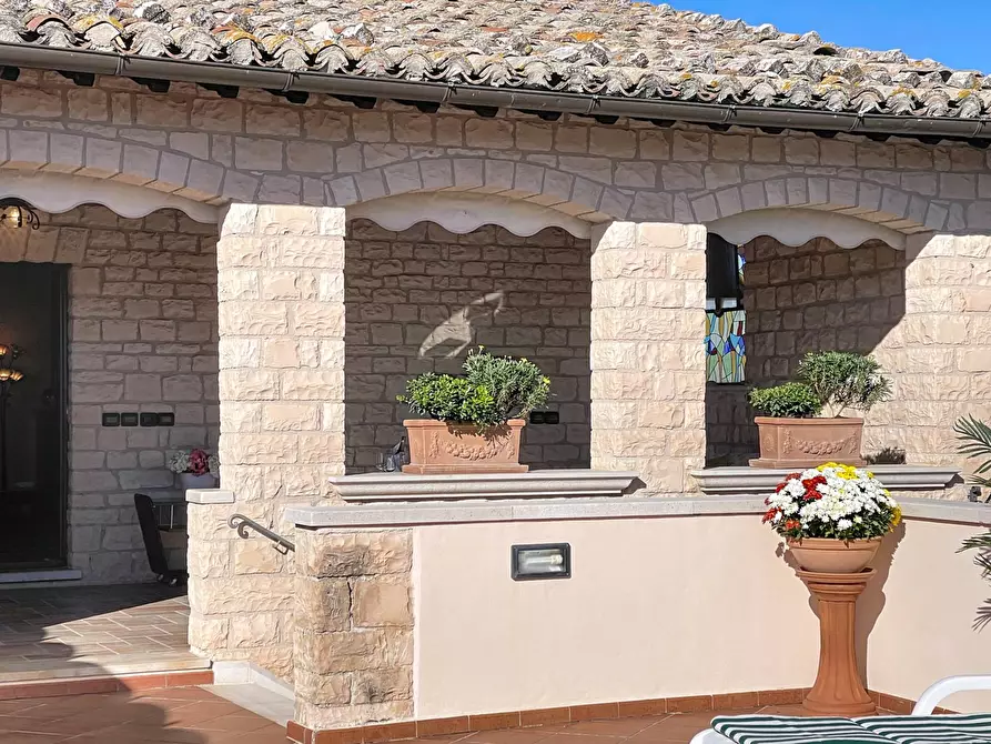 Immagine 101 di Villa in vendita  a Cagli