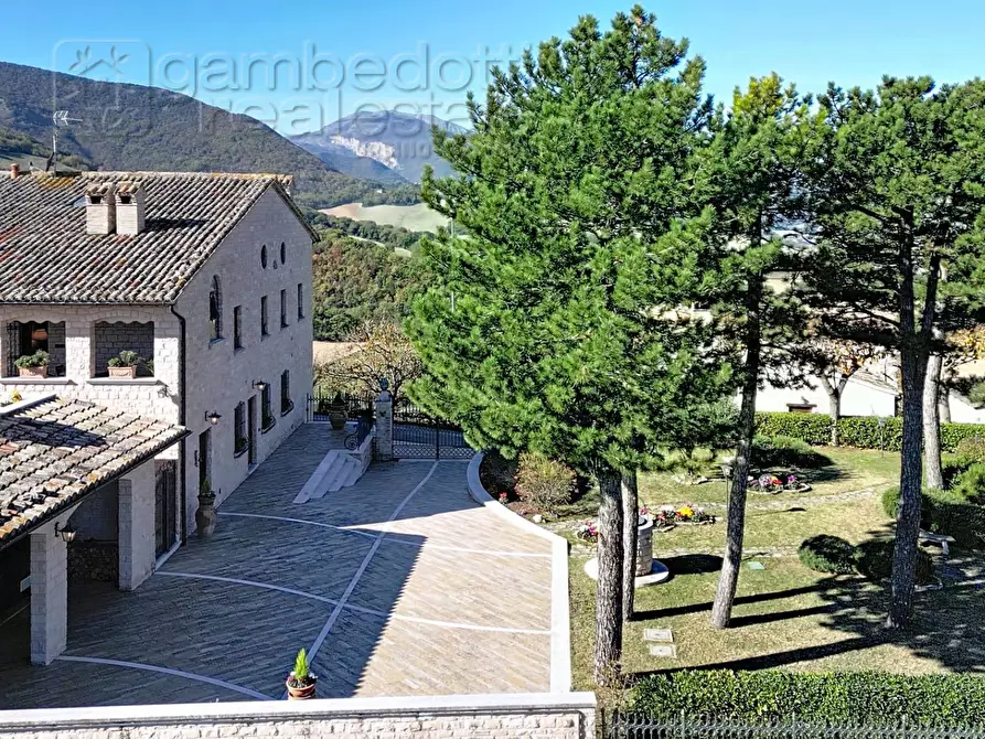 Immagine 122 di Villa in vendita  a Cagli