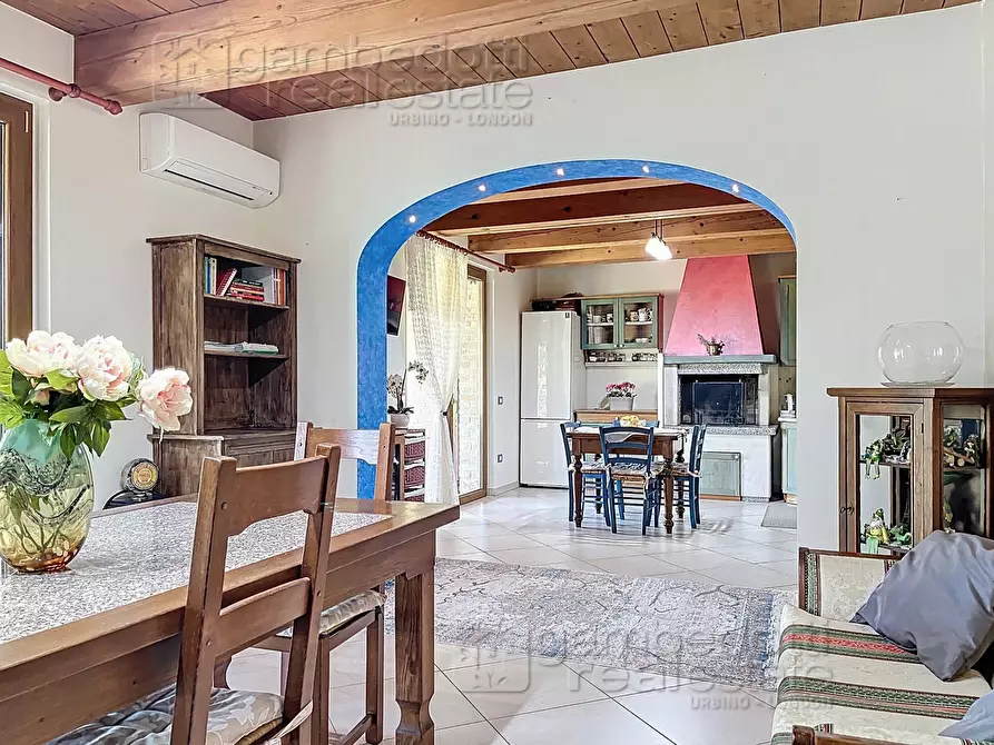Immagine 8 di Casa indipendente in vendita  a Fermignano