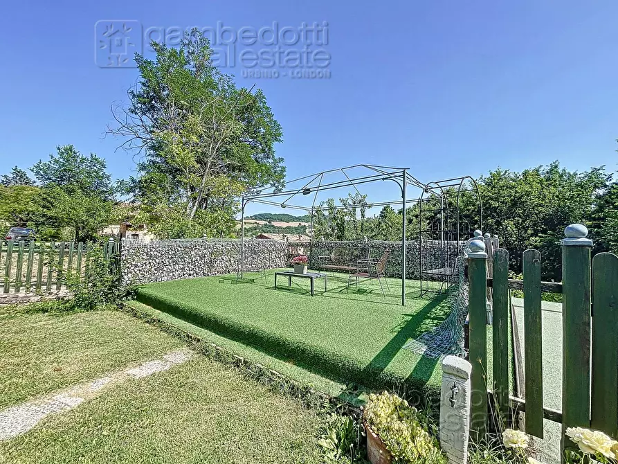 Immagine 60 di Casa indipendente in vendita  a Fermignano