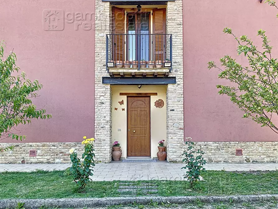 Immagine 4 di Casa indipendente in vendita  a Fermignano