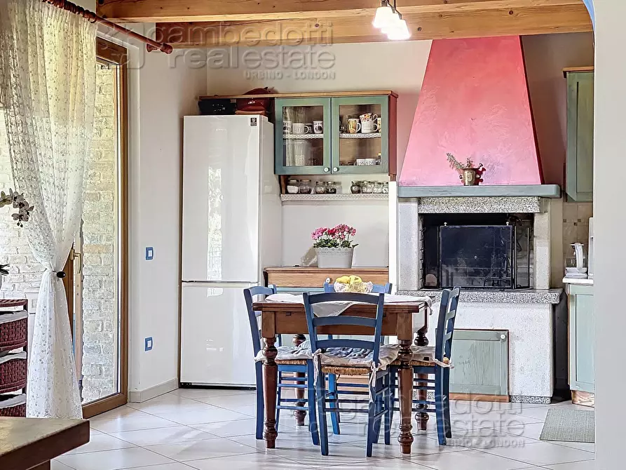 Immagine 13 di Casa indipendente in vendita  a Fermignano