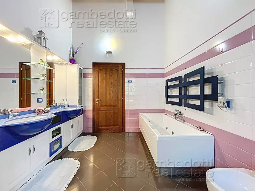 Immagine 38 di Casa indipendente in vendita  a Fermignano