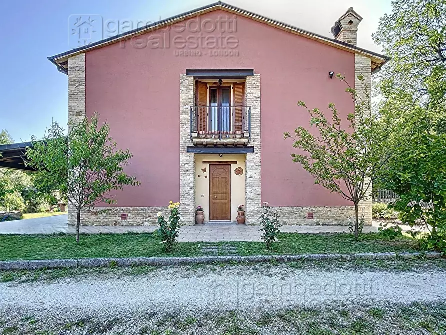 Immagine 3 di Casa indipendente in vendita  a Fermignano