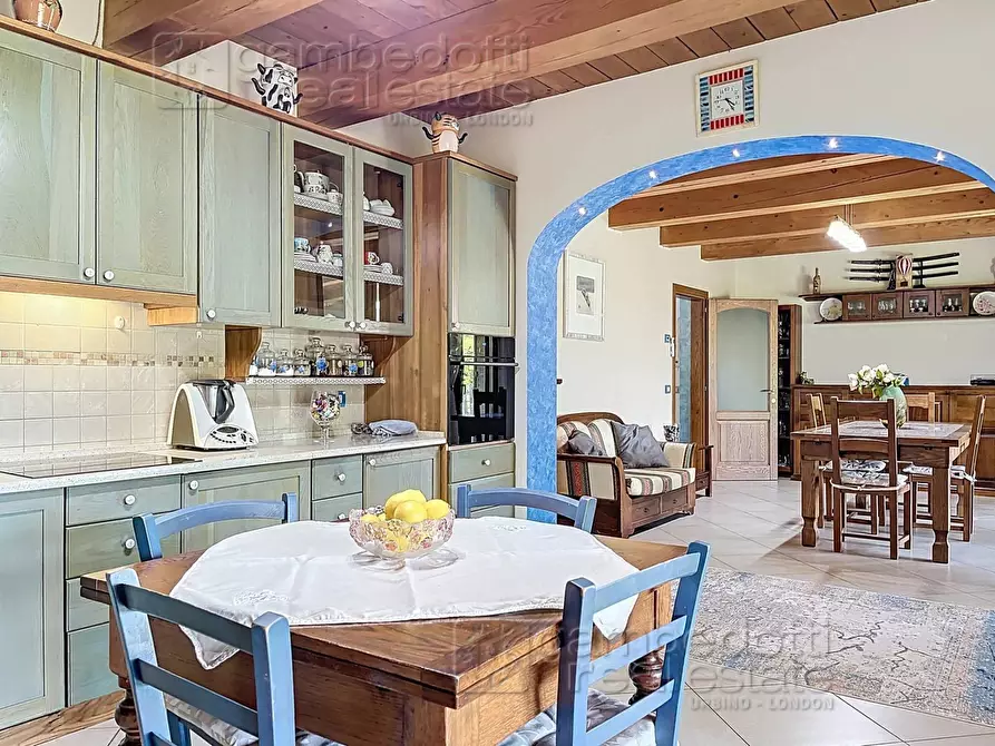 Immagine 15 di Casa indipendente in vendita  a Fermignano