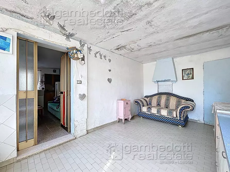 Immagine 5 di Rustico / casale in vendita  a Urbino