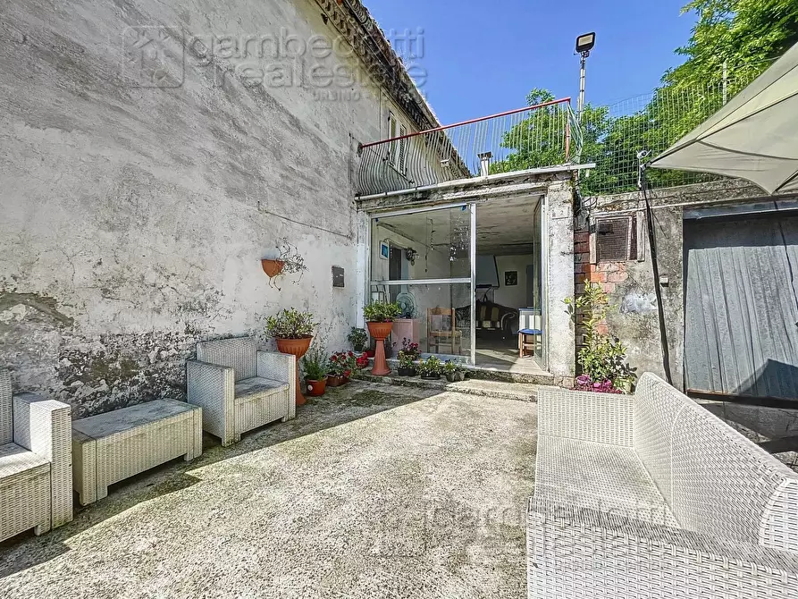 Immagine 4 di Rustico / casale in vendita  a Urbino