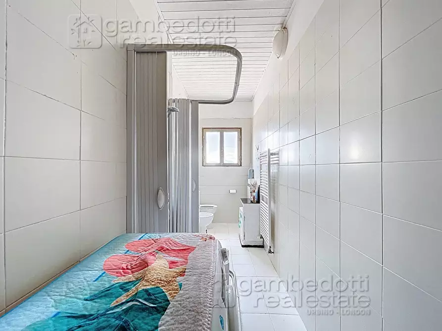 Immagine 10 di Rustico / casale in vendita  a Urbino