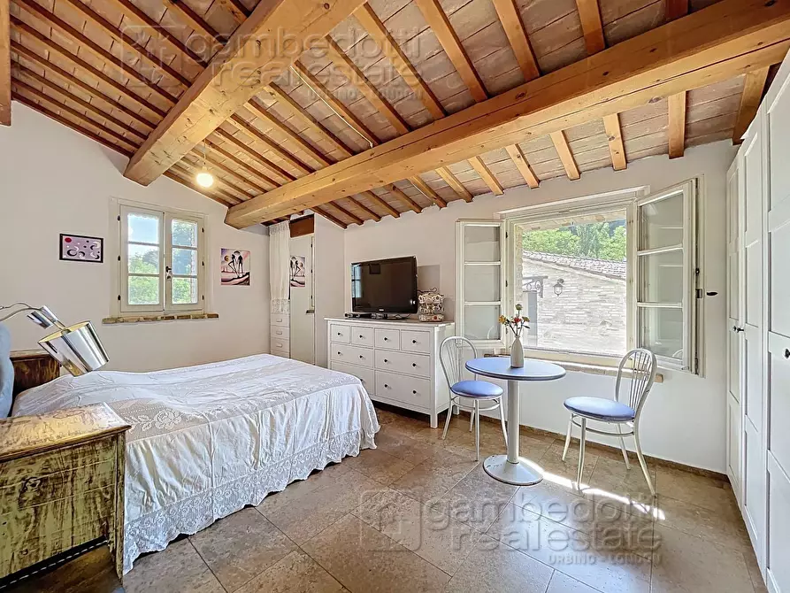 Immagine 58 di Villa in vendita  a Urbino