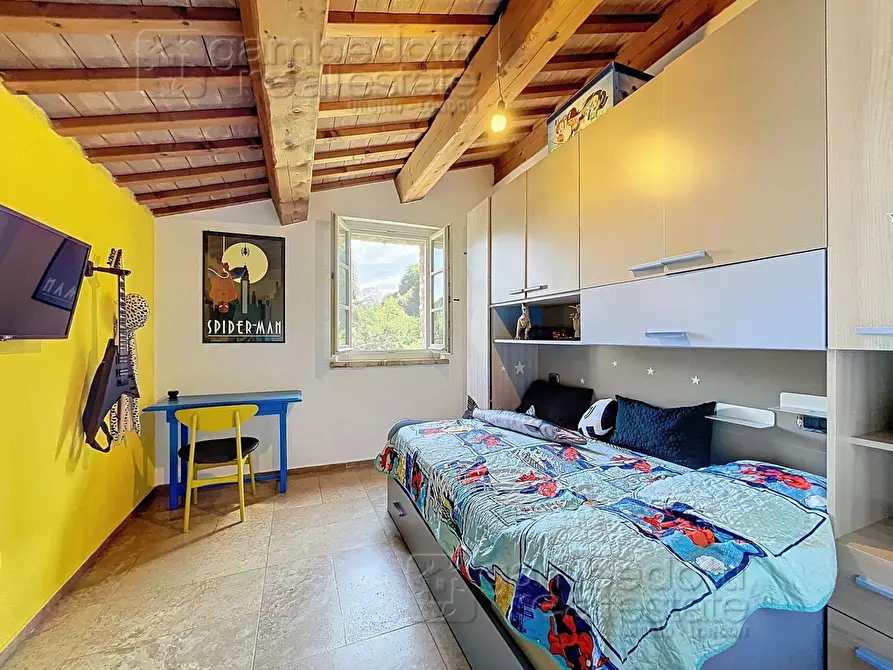 Immagine 61 di Villa in vendita  a Urbino