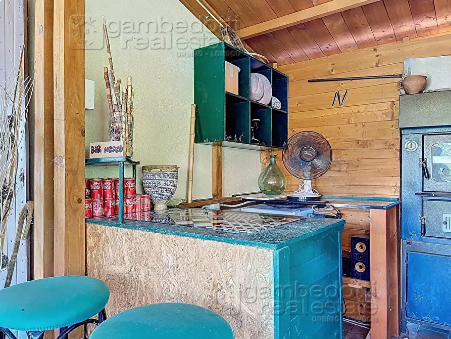 Immagine 131 di Villa in vendita  a Urbino