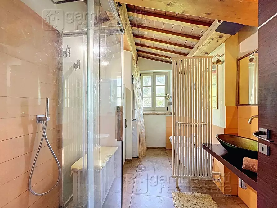 Immagine 63 di Villa in vendita  a Urbino