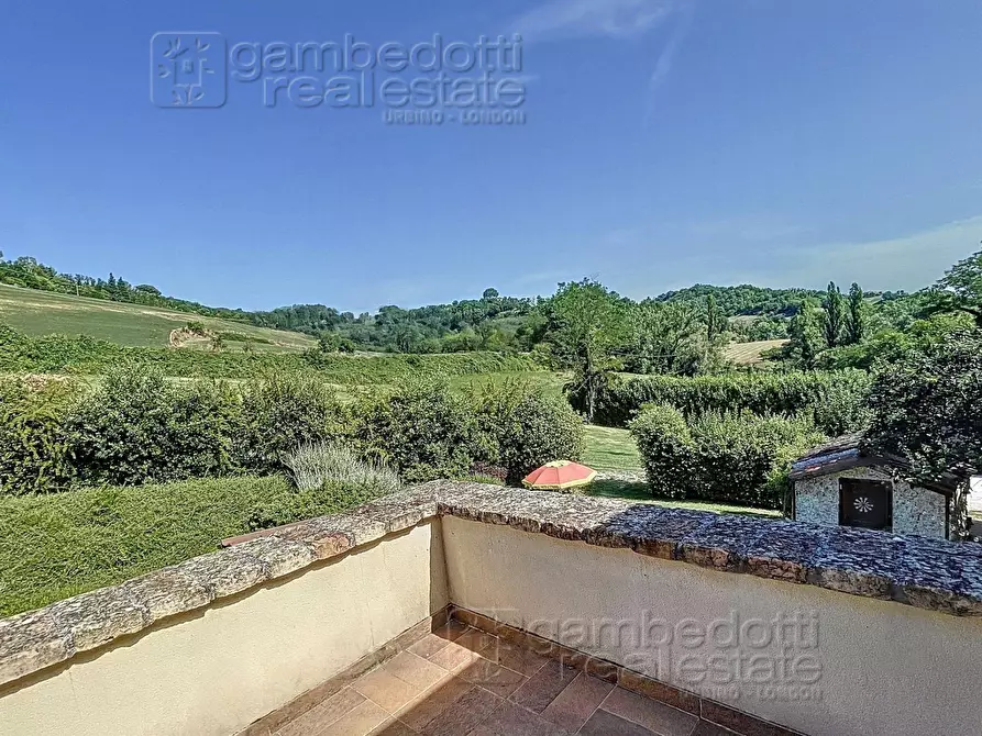 Immagine 69 di Villa in vendita  a Urbino