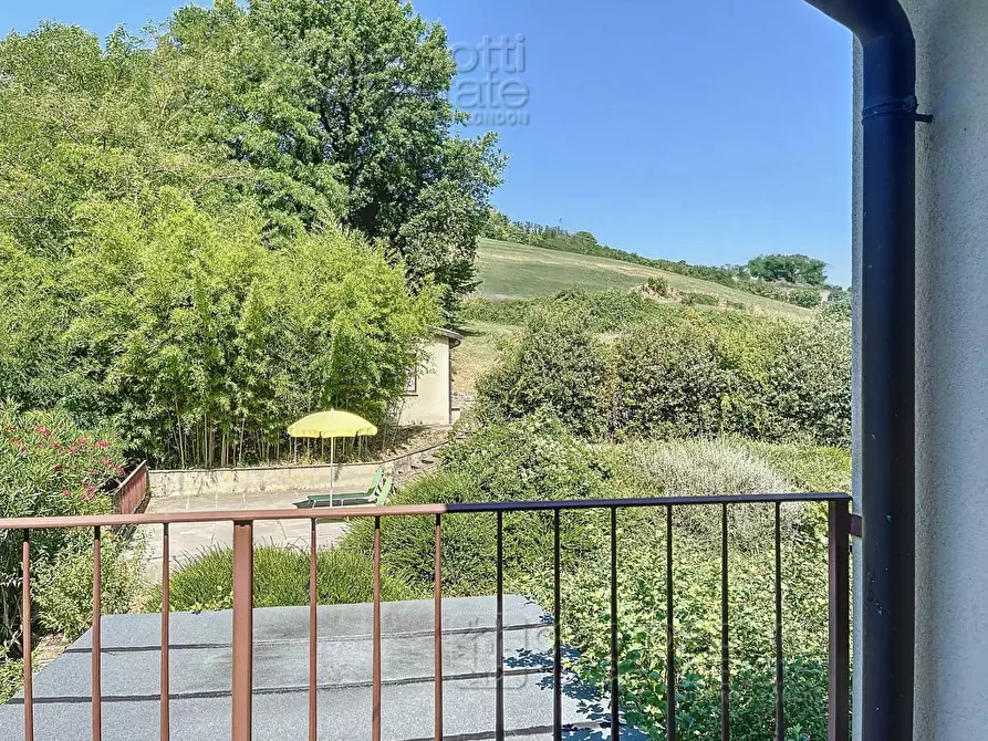 Immagine 99 di Villa in vendita  a Urbino