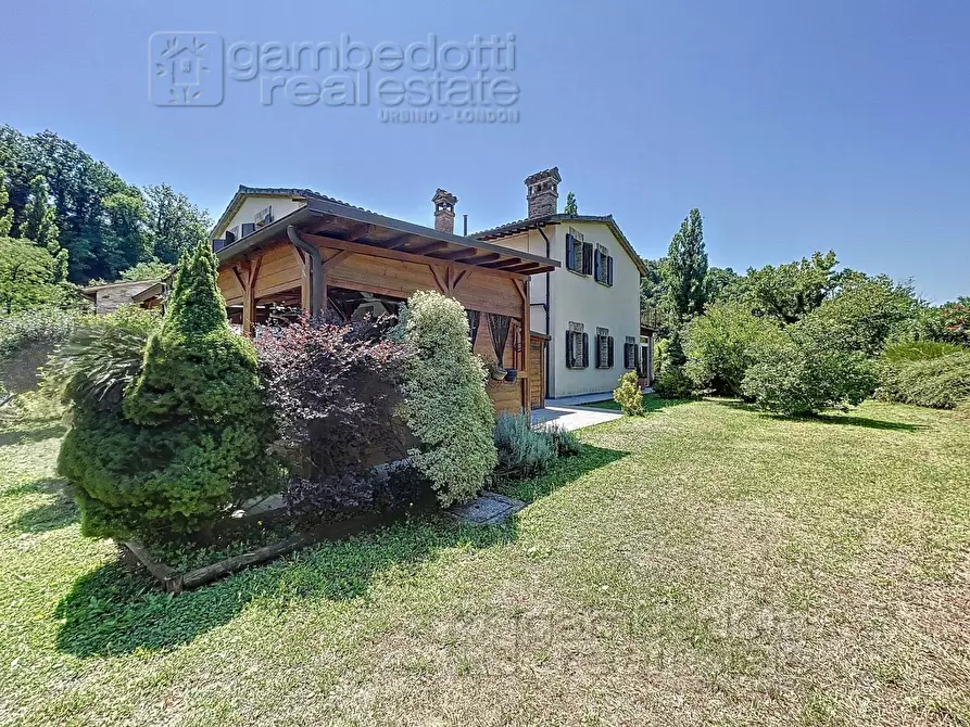 Immagine 112 di Villa in vendita  a Urbino