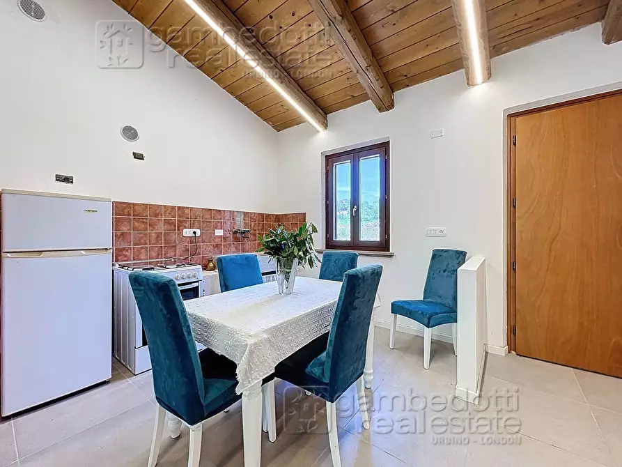 Immagine 138 di Villa in vendita  a Urbino